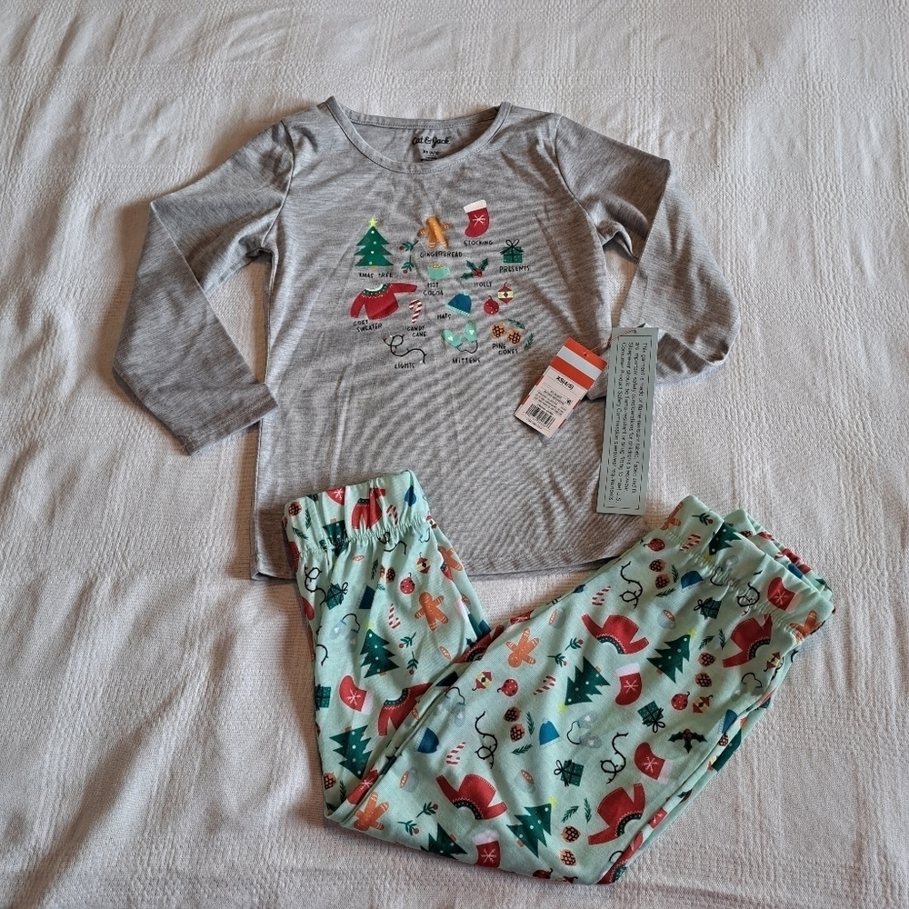 Cat & Jack girls XS 4/5 Holiday pajama set, New